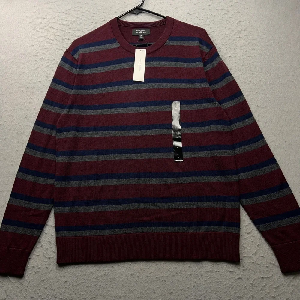 Banana Republic Mens Merino Wool Sweater Medium Burgundy Navy Striped Crew Neck